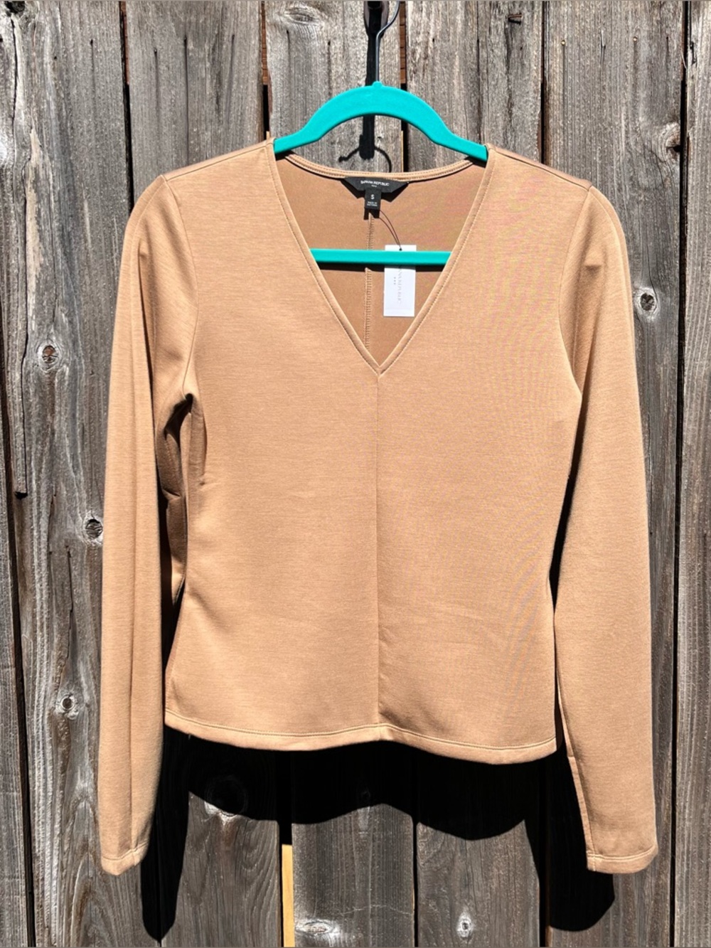 Banana Republic afternoon latte long sleeve v-neck seamed scuba top size small